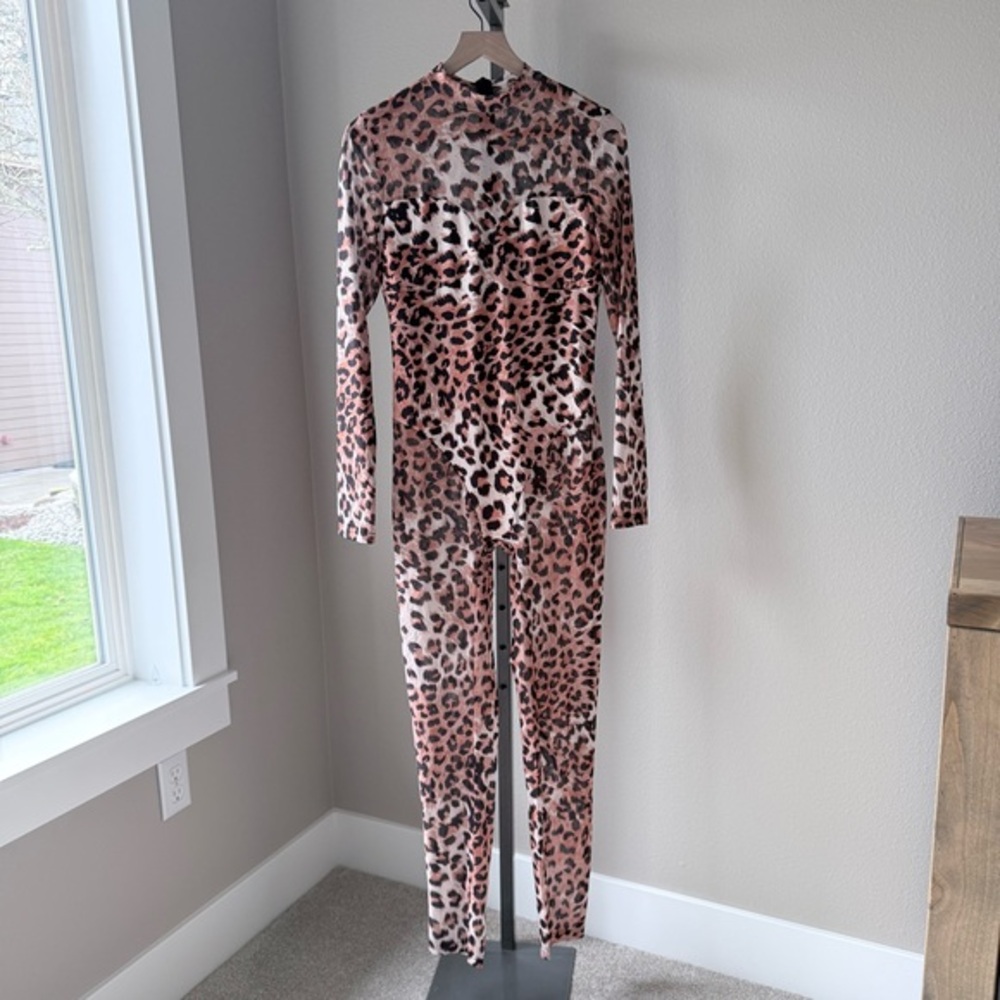 NWOT Women’s leopard print semi sheer full bodysuit size large
